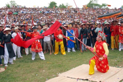Những huyền bí xung quanh hiện tượng 'mưa rửa đền'