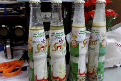 Diễn biến mới vụ hàng loạt chai nước ghi nhãn Tân Hiệp Phát bị vón cục, có dị vật ở Cà Mau