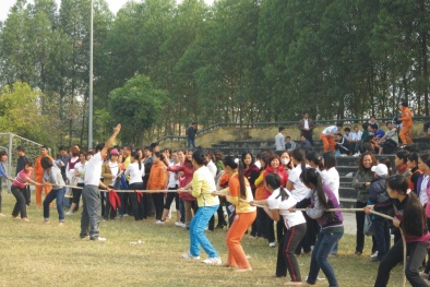 Hà Nội: Một phụ nữ tử vong vì thi kéo co trong lễ hội