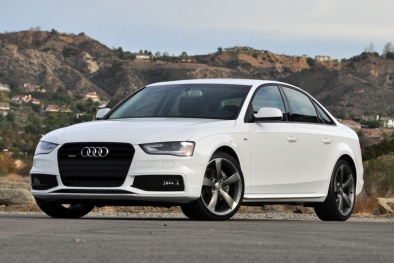 Đọ thiết kế ấn tượng của sedan hạng sang Audi A4 và Mercedes-Benz C-Class 2015