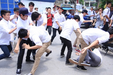 Dàn trận đánh nhau, 36 học sinh bị kỷ luật