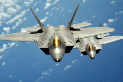 Canada triển khai không kích chống IS ở Syria