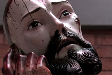 Phát hiện 8 răng người thật trong tượng Chúa Jesus 300 tuổi