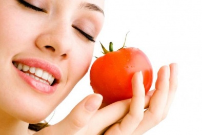 Trị mụn bọc hiệu quả với mặt nạ cà chua