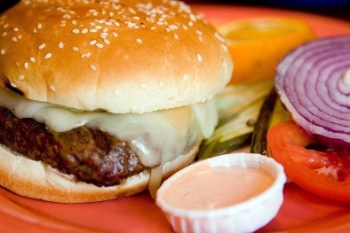 600 người ngộ độc vì bánh mì nhiễm thuốc sâu