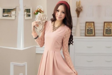 Thanh thoát, quyến rũ với váy liền thân để đón hè