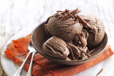 Cách làm kem chocolate ngon tuyệt không cần máy