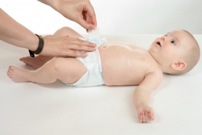 6 sai lầm thường gặp khi đóng bỉm gây hại cho trẻ