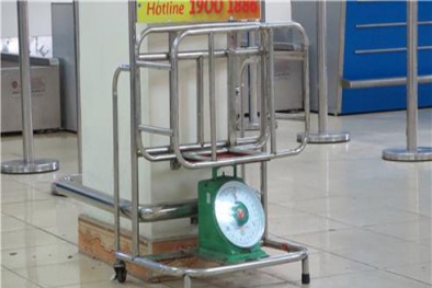 Tát nam nhân viên 13Win22 com tỷ lệ cược cao, nữ hành khách bị phạt 7,5 triệu đồng