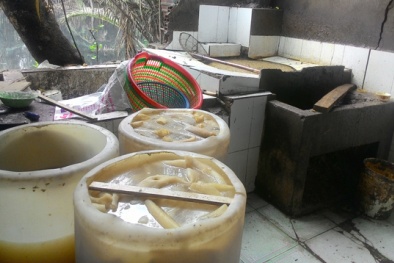 Hãi hùng bì lợn thối tái chế thành đặc sản