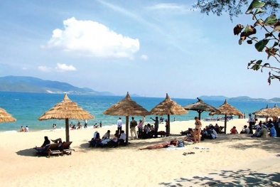 Tăng giá, 'cháy' tour du lịch dịp lễ 30/4