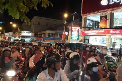 Lãnh đạo TP.HCM nói gì về giao thông rối loạn trong ngày đầu cấm đường?