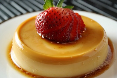 Tuyệt chiêu làm bánh flan sữa tươi thơm ngon, béo ngậy