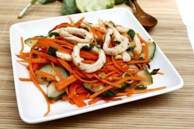 Sáng tạo với món gỏi mực khô dưa chuột thơm ngon