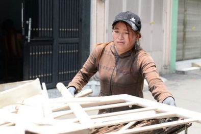 9 năm nữa chị ve chai nhặt được 5 triệu yên mới được nhận tiền?