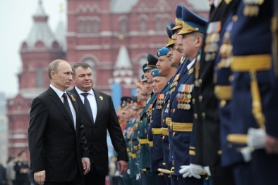 Tổng thống Putin ‘thay máu’ quân đội ngay trước lễ duyệt binh