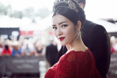 Lý Nhã Kỳ tiếp tục bừng sáng trên thảm đỏ Cannes 