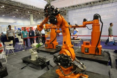 Robot giúp thúc đẩy năng suất 13Win18 cá cược thể thao tại Quảng Đông