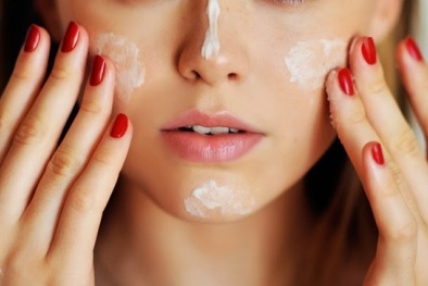 Mẹo giữ lớp trang điểm lâu trôi ngày hè