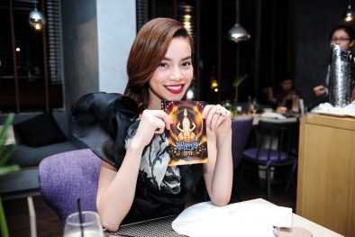 Hà Hồ xinh đẹp ra mắt DVD Live concert 2014 dù thị phi