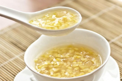 Cách làm chè nha đam đậu xanh thanh mát, đẹp da trong ngày hè