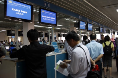 Mua 5 vé máy bay hạng thương gia, hành khách tố bị Vietnam Airlines hạch sách