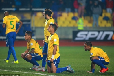 Brazil bị Paraguay 'bắn hạ' trong loạt 'đấu súng'