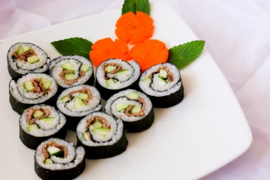 Cách làm cơm cuộn rong biển cực đơn giản