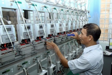 Thay hàng loạt công tơ điện tử: Lo chi phí 'bổ' thêm vào giá điện