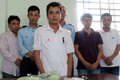 Trinh sát Bình Dương đột kích sòng bạc, vây bắt băng giang hồ sừng sỏ