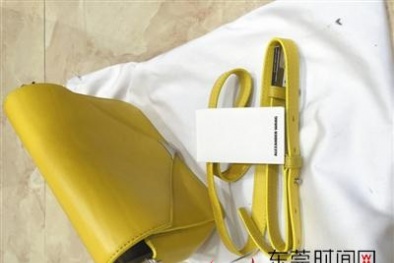 Túi xách Trung Quốc nhiễm chì gây phát ban toàn thân
