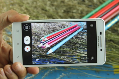 Chọn mua smartphone giá rẻ màn hình HD cực nét, pin cực 'khủng'