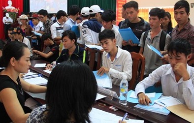 Tuyển sinh ĐH, CĐ đợt 3: Nhiều trường như 'ngồi trên lửa'