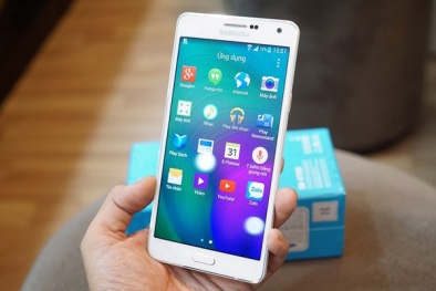 Samsung chiếm ưu thế về số lượng smartphone bán chạy tháng Tám
