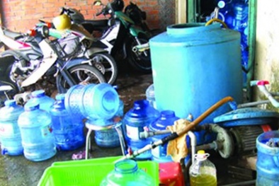 Đủ loại vi khuẩn 'siêu bẩn' hiện diện trong nước đóng bình