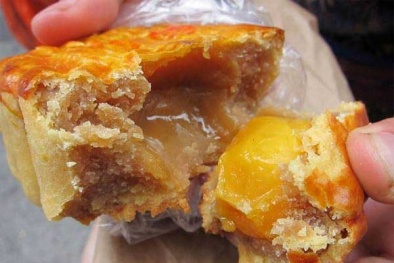 Hà Tĩnh: Mẹ chết, con nhập viện sau khi ăn bánh trung thu