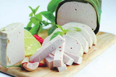 Mẹo hay chọn giò lụa thơm ngon, không có hàn the