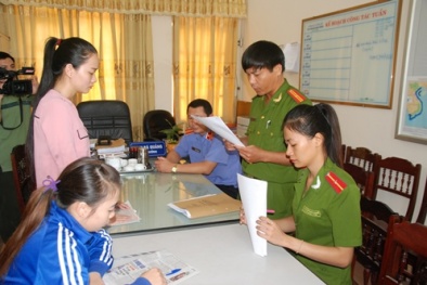 Bảo mẫu bạo hành trẻ 15 tháng tuổi bị khởi tố