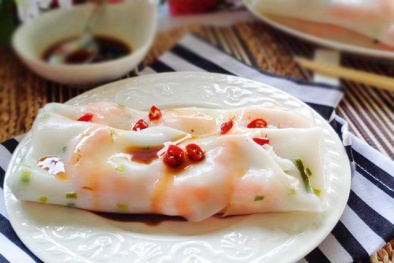 Tự làm bánh cuốn nóng nhân tôm cực đơn giản ngay tại nhà