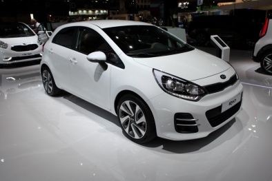 Cuộc chiến xe đô thị nhỏ gọn, tiết kiệm xăng giữa Mazda 2 và Kia Rio 