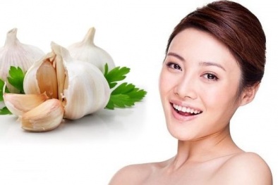 Công dụng tuyệt vời của tỏi trong trị mụn bọc
