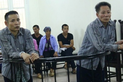 Đối diện với án tù sau 27 năm lột chiếc áo măng tô của cô thiếu nữ