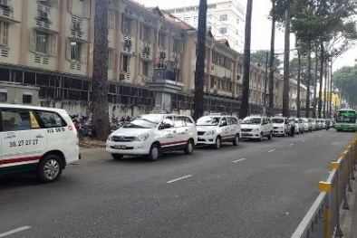 Vinasun taxi phản hồi tài xế đậu xe không đúng qui định trước bệnh viện Từ Dũ