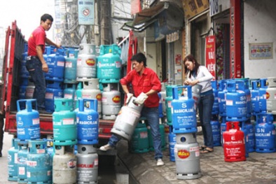 Giá gas tăng từ 16.000-17.000 đồng/bình 12kg và dự báo còn tăng
