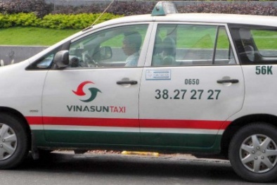 Taxi Vinasun dừng hàng dài ở cổng BV Từ Dũ: Tài xế lách luật đối phó CSGT