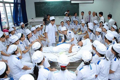 Bác sĩ 'Kinh Kông' và hoàng hôn nhiệm kỳ