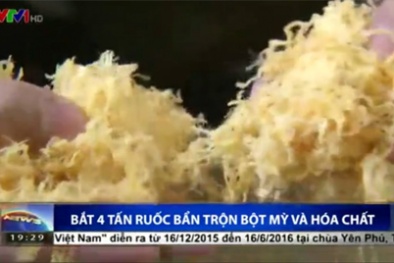 Ruốc bẩn trộn bột mì và hóa chất để 3 năm không mốc
