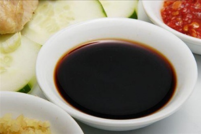 Bóc trần chiêu dùng chất tẩy rửa Trung Quốc chế biến nước tương 