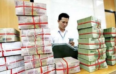 Lãi suất tăng: Sốt ruột dòng tiền nóng cuối năm