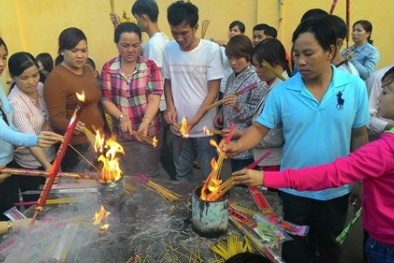‘Đốt’ 5 tỷ đồng tại chùa Bà Bình Dương trong mỗi mùa lễ hội